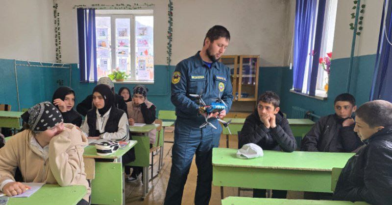 Занятие по БПЛА в Бежтинской СОШ.